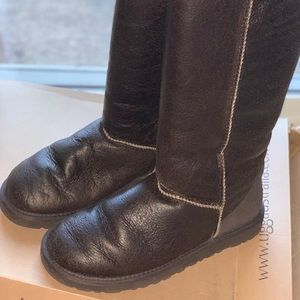 Bomber uggs brown size 7